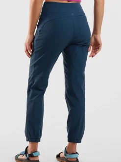 Title Nine Sylvan Hybrid Hiking Joggers><noscript><img width=